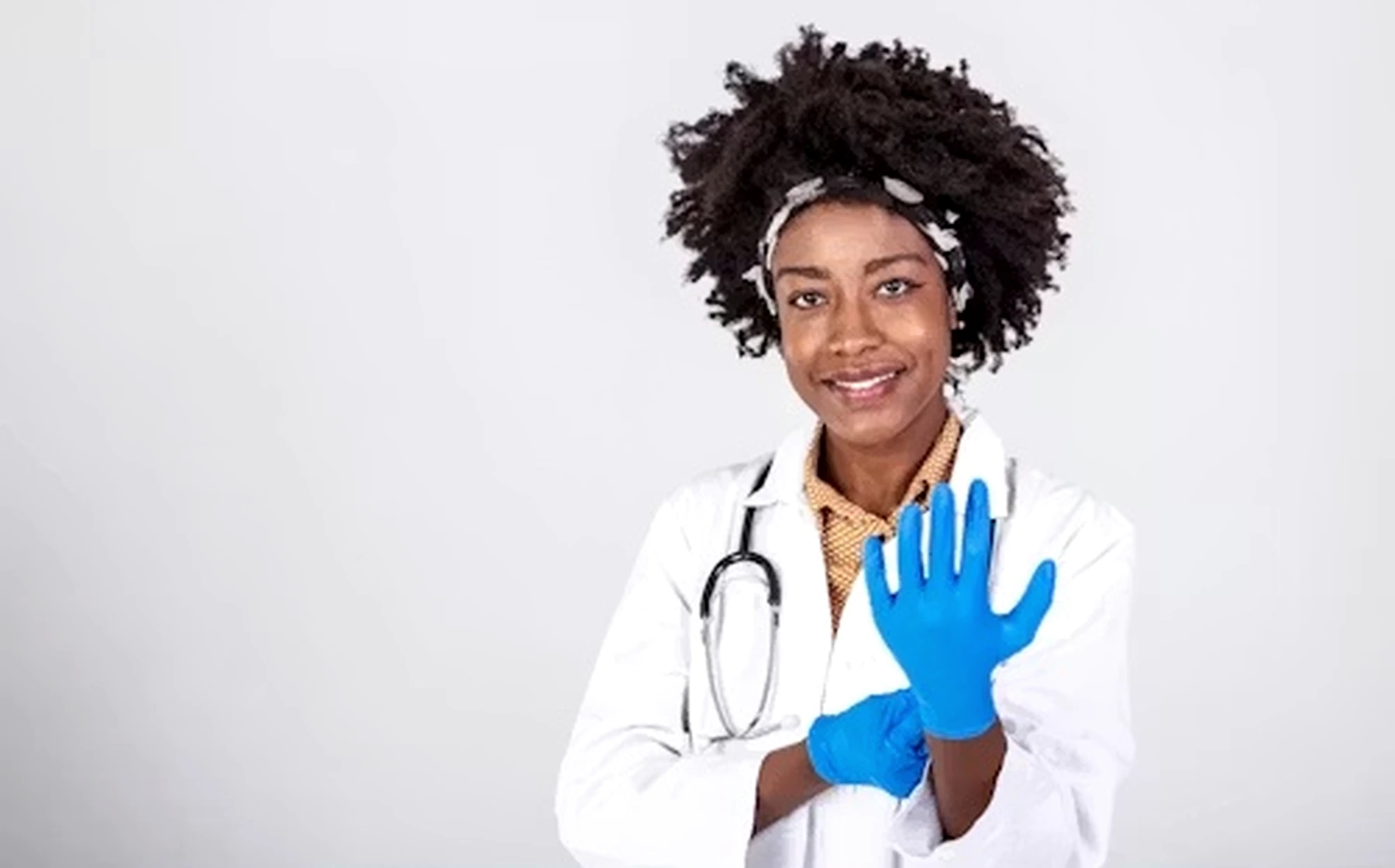 Connected healthcare environment linking clinical care, medical supply and responsive support
